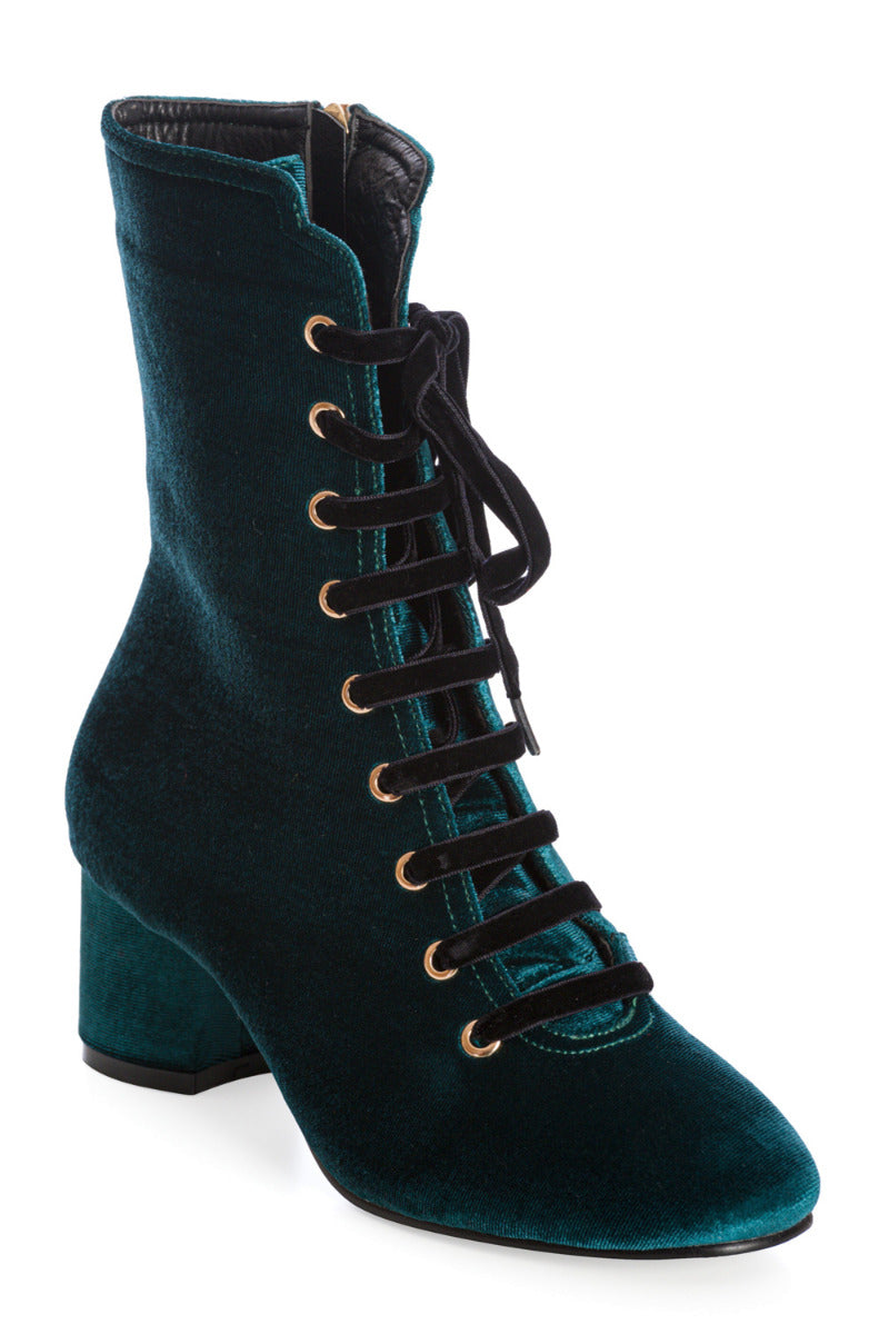 IT TAKES TWO BOOTS