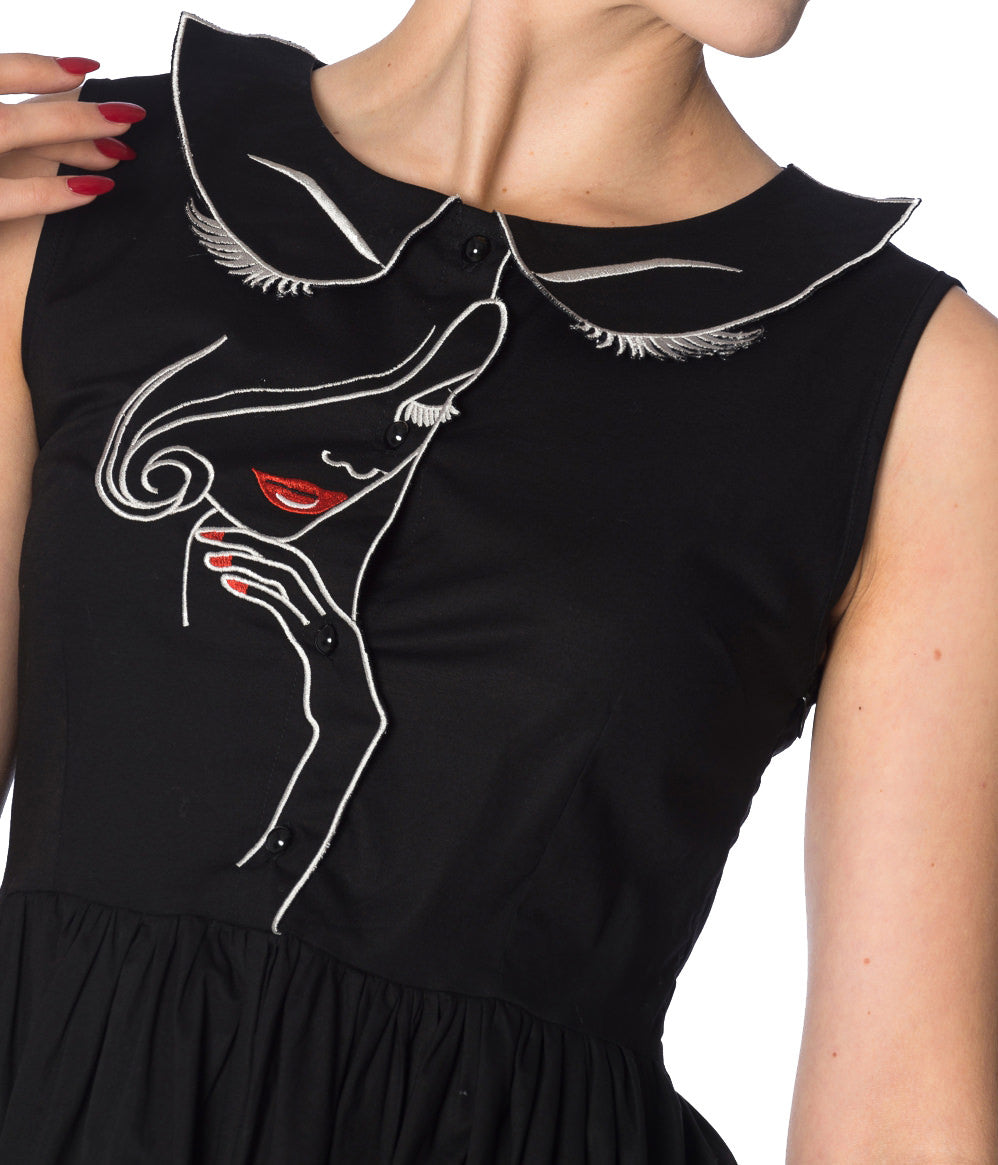 MODEL FACE DRESS