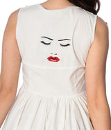 MODEL FACE DRESS