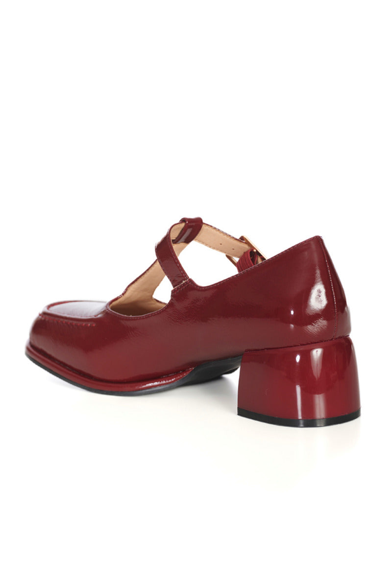 UNFORGETTABLE ELIZABETH PUMPS